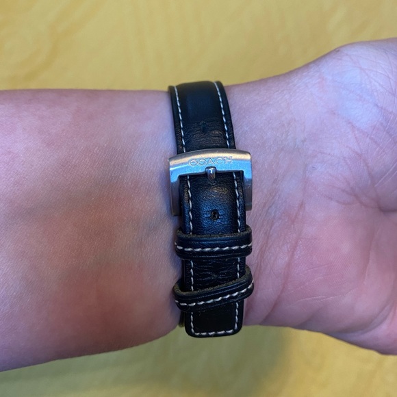 EUC -Vintage Coach Stainless Steel Women's Watch, Black Leather Band, 0169 model - Picture 3 of 9